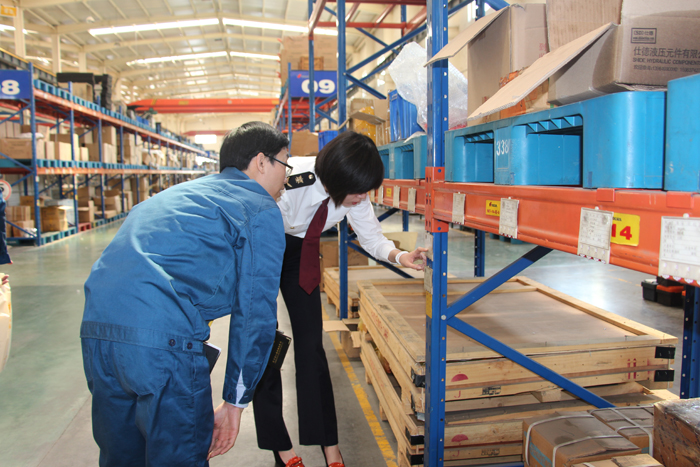 濟(jì)寧檢驗檢疫局領(lǐng)導(dǎo)蒞臨沃爾華集團(tuán)參觀指導(dǎo) 濟(jì)寧檢驗檢疫局領(lǐng)導(dǎo)蒞臨沃爾華集團(tuán)參觀指導(dǎo)