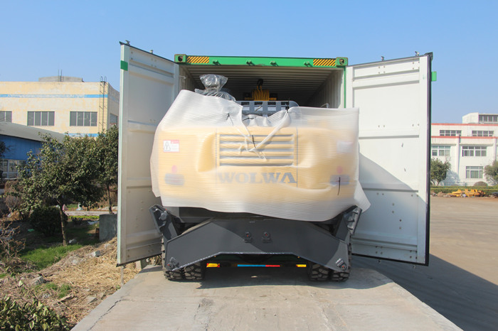 沃爾華集團(tuán)2臺挖掘機(jī)出口越南 沃爾華集團(tuán)2臺挖掘機(jī)出口越南