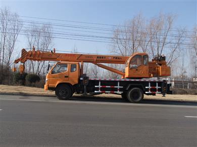 沃爾華GNQY-898型12噸吊車(chē)