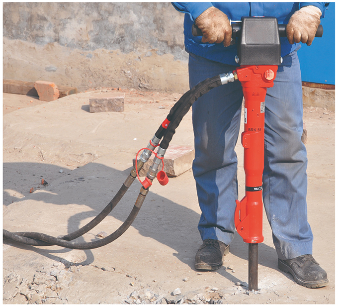 沃爾華液壓破碎鎬工作細節(jié)展示