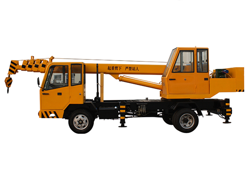 5噸自制底盤GNQY-Z5型吊車實(shí)物圖2